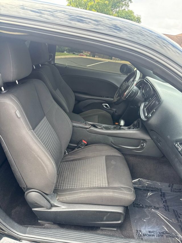 2017 Dodge Challenger  - 22881357 - 11