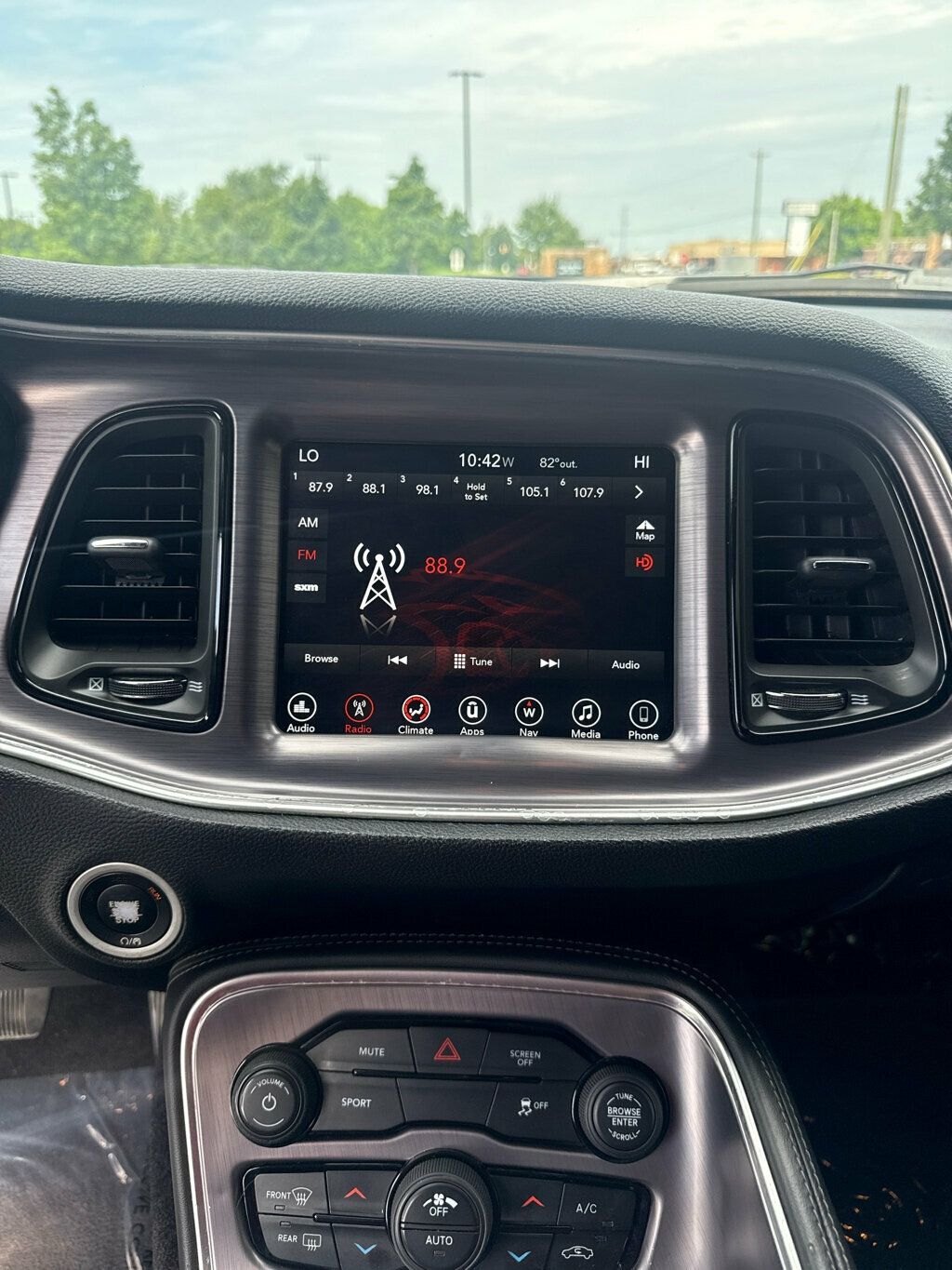 2017 Dodge Challenger SXT photo 15