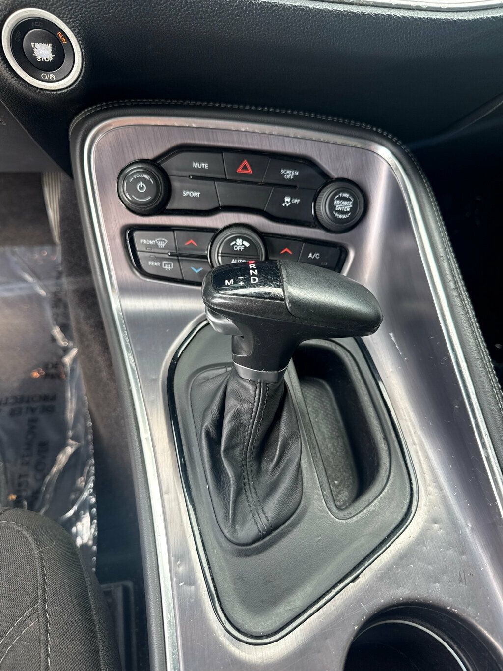 2017 Dodge Challenger SXT photo 16
