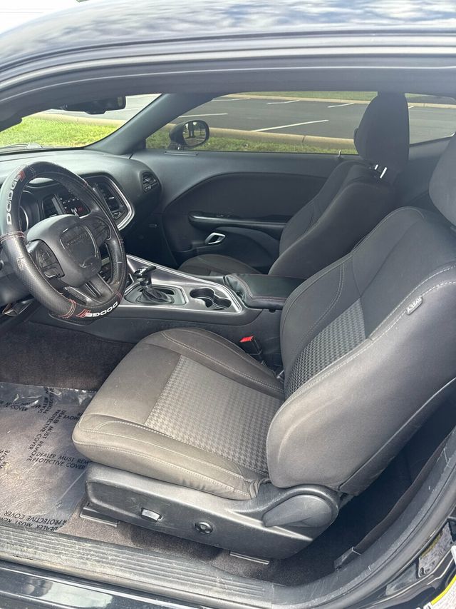 2017 Dodge Challenger  - 22881357 - 8