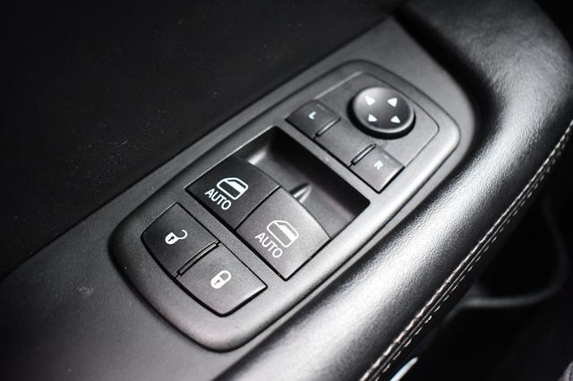 2017 Dodge Challenger 392 Hemi Scat Pack Shaker Coupe - 22895876 - 19