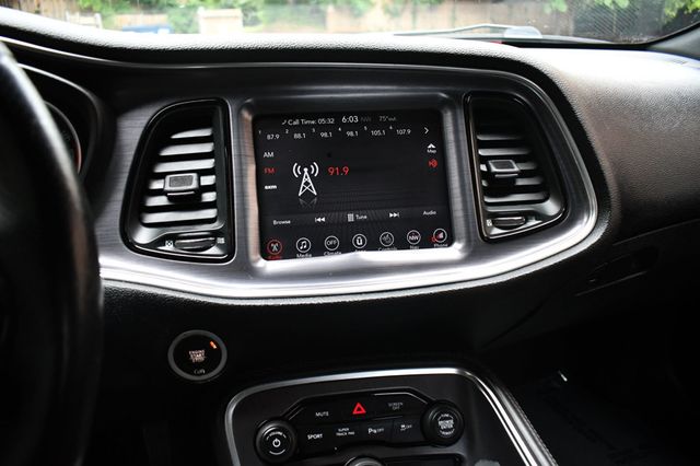 2017 Dodge Challenger 392 Hemi Scat Pack Shaker Coupe - 22895876 - 27