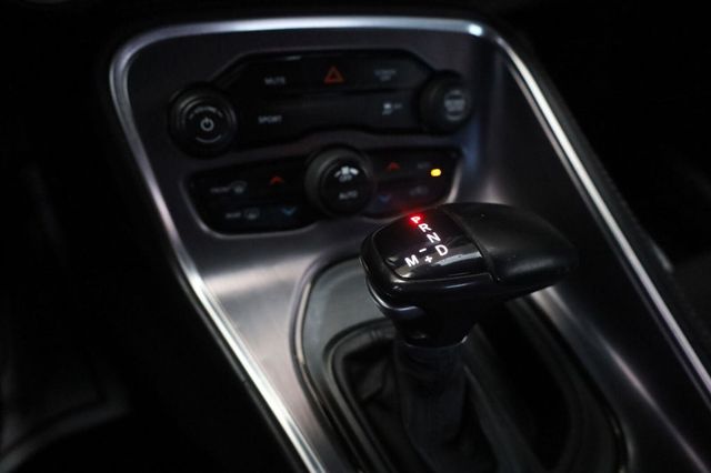 2017 Dodge Challenger R/T - 23097618 - 37