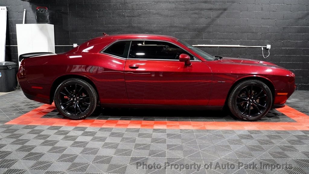 2017 Dodge Challenger R/T Coupe - 22027593 - 8