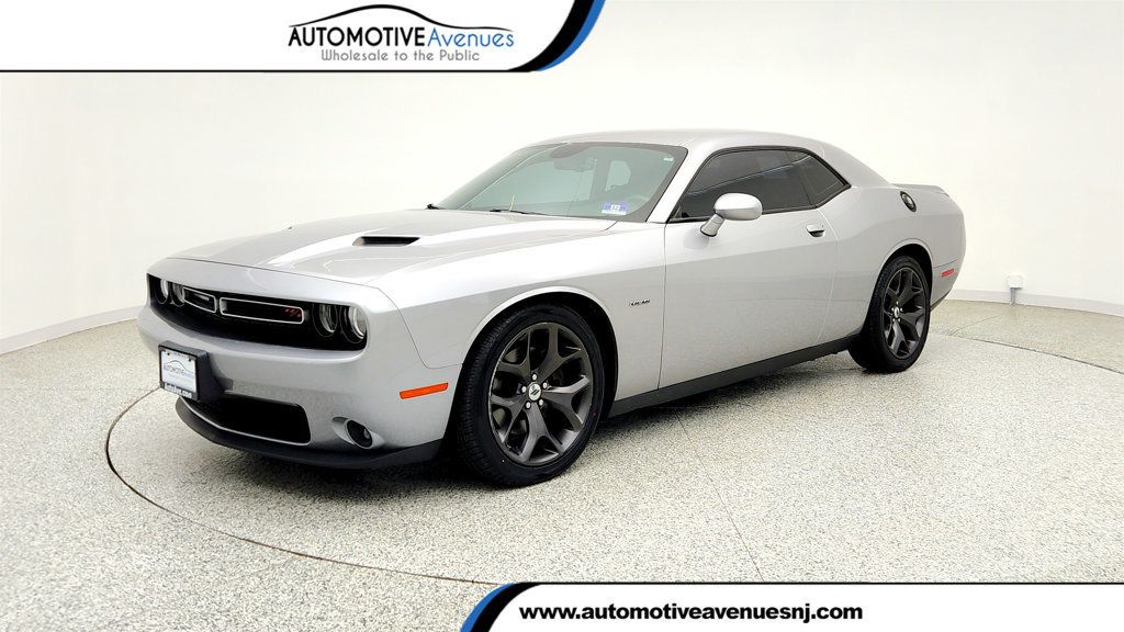 2017 Dodge Challenger R/T Coupe w/ Super Track Pak - 23023883 | Video 1