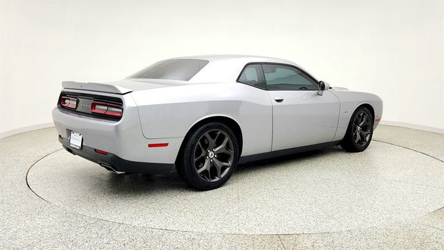 2017 Dodge Challenger R/T Coupe w/ Super Track Pak - 23023883 - 4