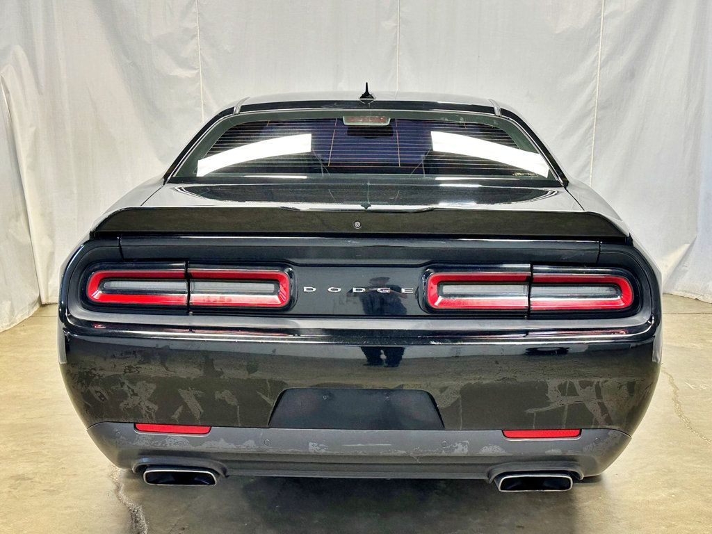2017 Dodge Challenger R/T Plus Coupe - 23035367 - 9