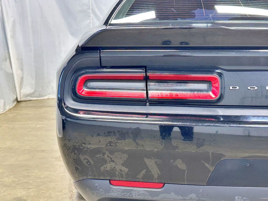 2017 Dodge Challenger R/T Plus Coupe - 23035367 - 10