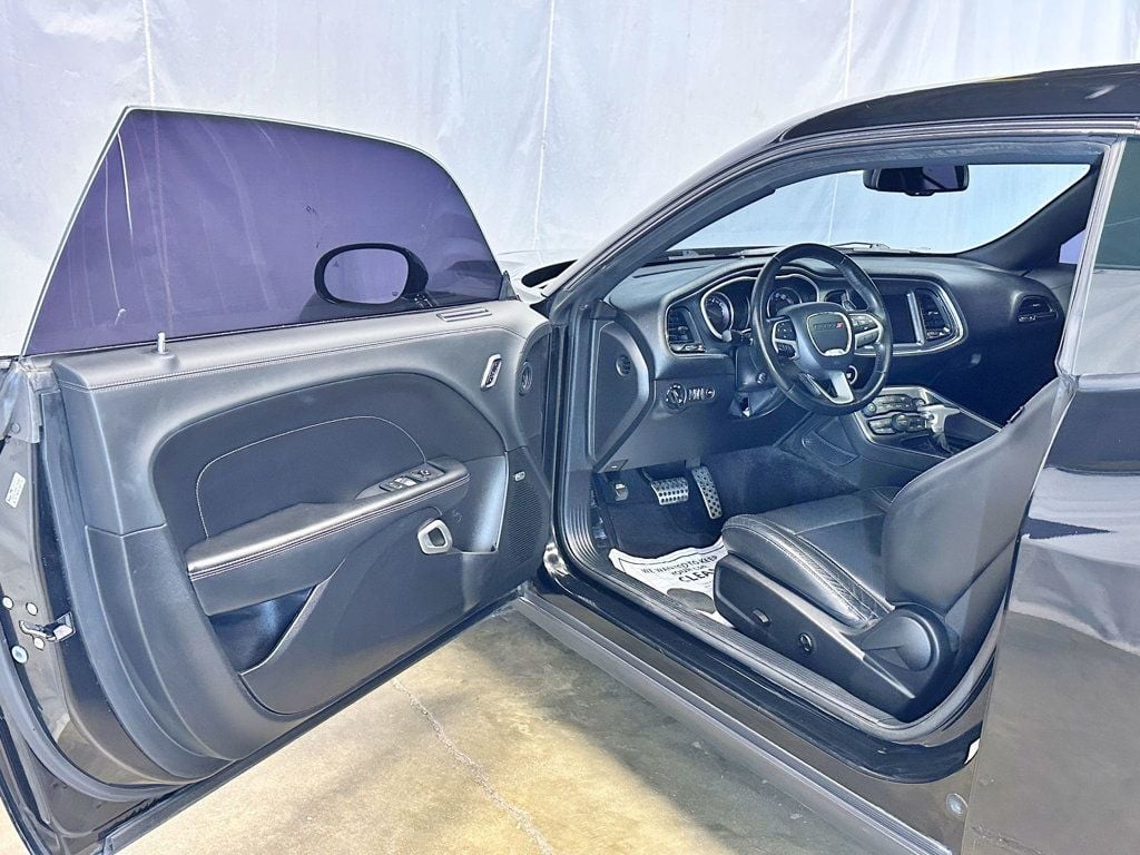 2017 Dodge Challenger R/T Plus Coupe - 23035367 - 13