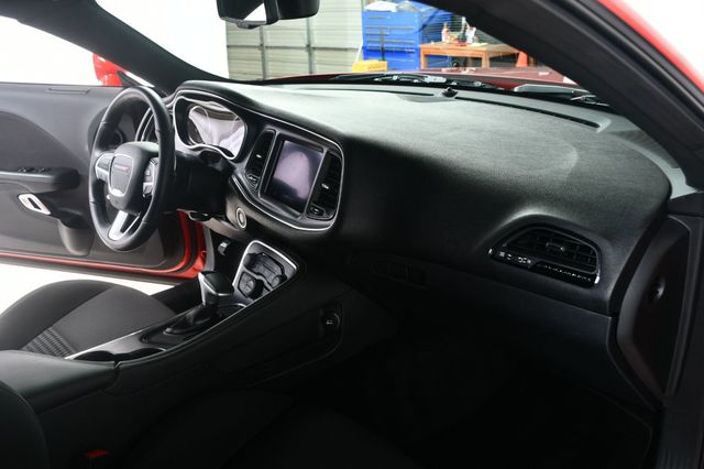 2017 Dodge Challenger R/T Scat Pack Coupe - 22948637 - 29