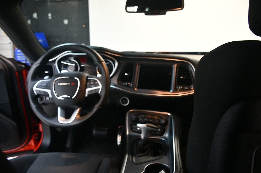 2017 Dodge Challenger R/T Scat Pack Coupe - 22948637 - 4