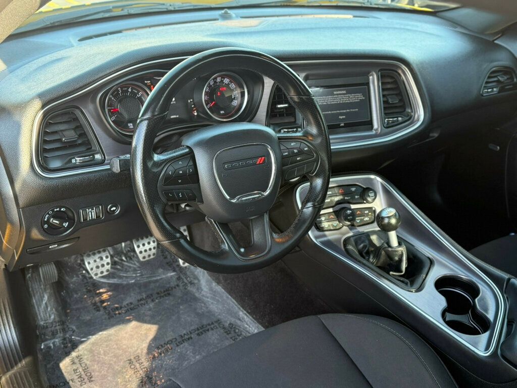 2017 Dodge Challenger R/T Shaker Coupe - 22982070 - 9