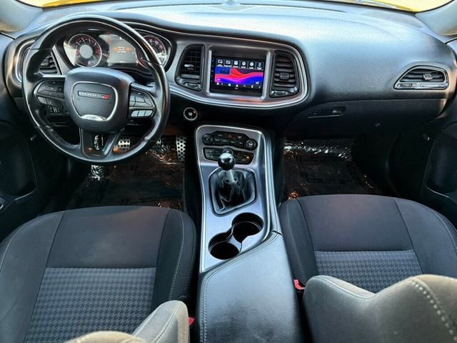 2017 Dodge Challenger R/T Shaker Coupe - 22982070 - 1