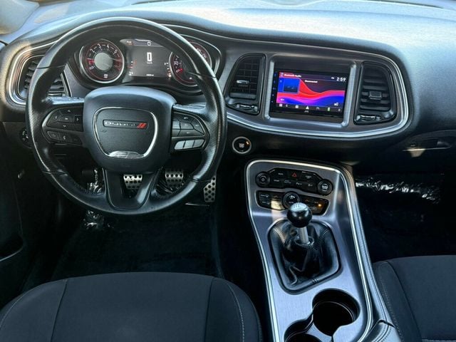 2017 Dodge Challenger R/T Shaker Coupe - 22982070 - 22