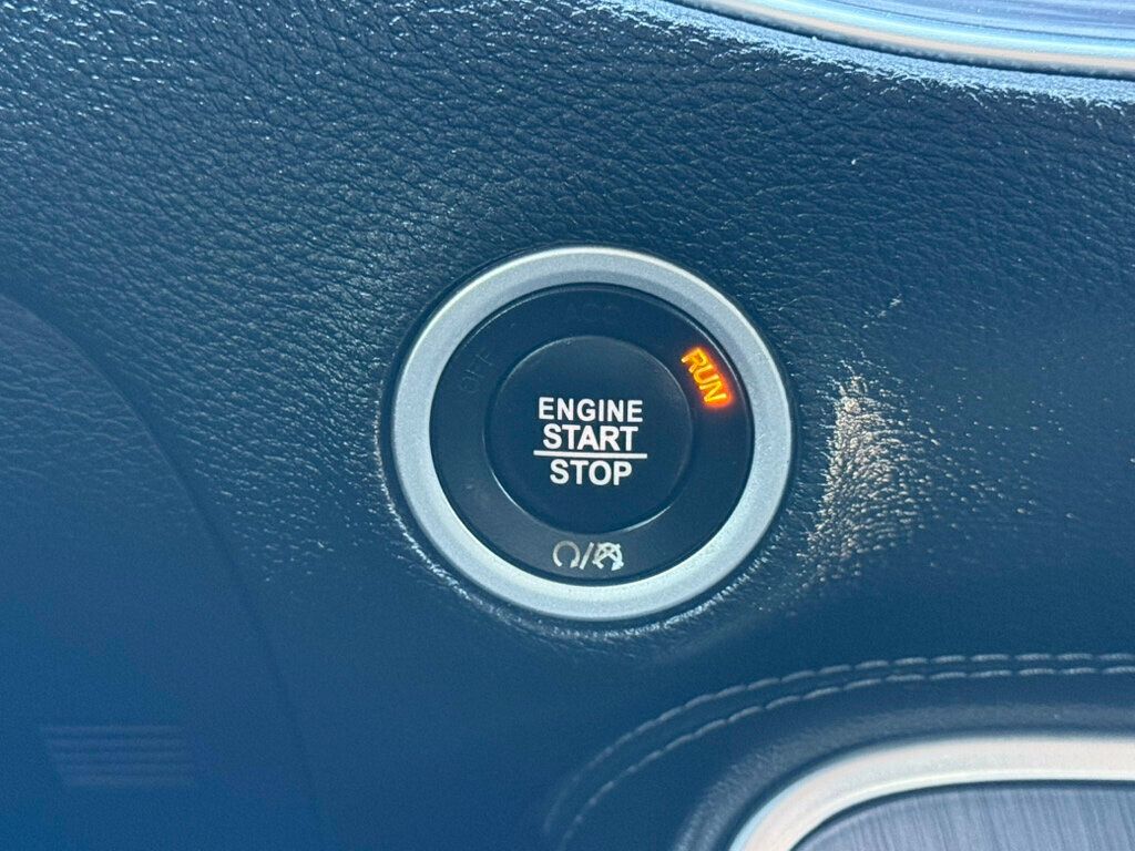 2017 Dodge Challenger R/T Shaker Coupe - 22982070 - 27