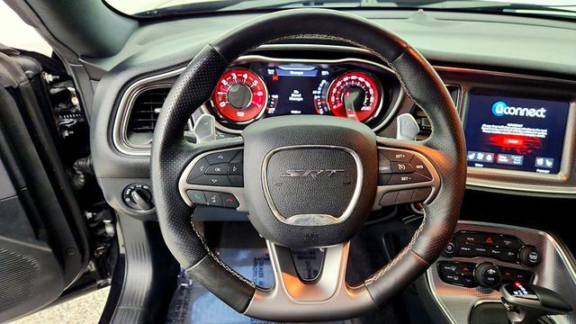 2017 Dodge Challenger SRT Hellcat Coupe w/ 8-Speed Automatic & Power Sunroof - 23095555 - 14