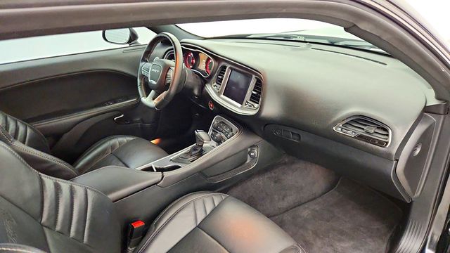 2017 Dodge Challenger SRT Hellcat Coupe w/ 8-Speed Automatic & Power Sunroof - 23095555 - 24