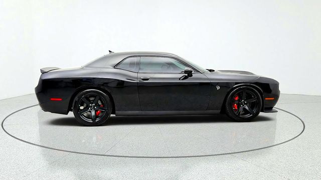 2017 Dodge Challenger SRT Hellcat Coupe w/ 8-Speed Automatic & Power Sunroof - 23095555 - 3