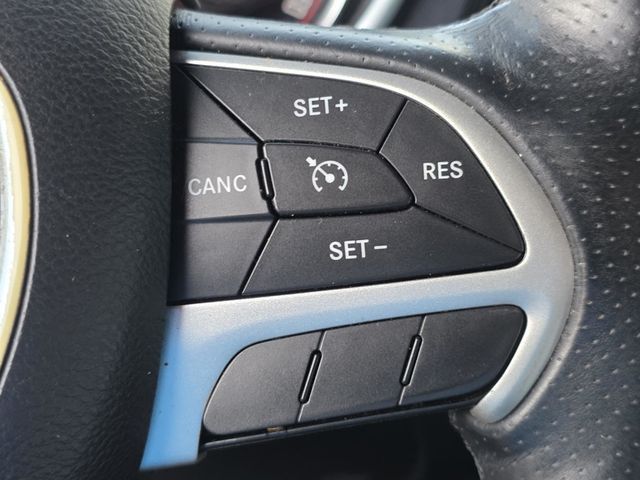 2017 Dodge Challenger SXT - 23001173 - 21