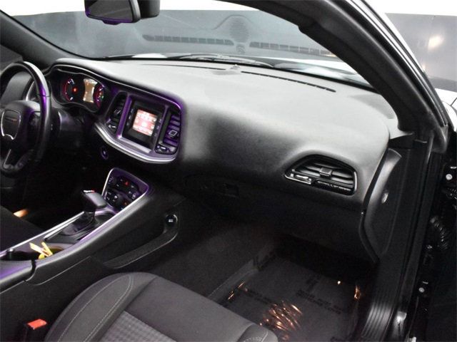 2017 Dodge Challenger SXT - 22954691 - 16