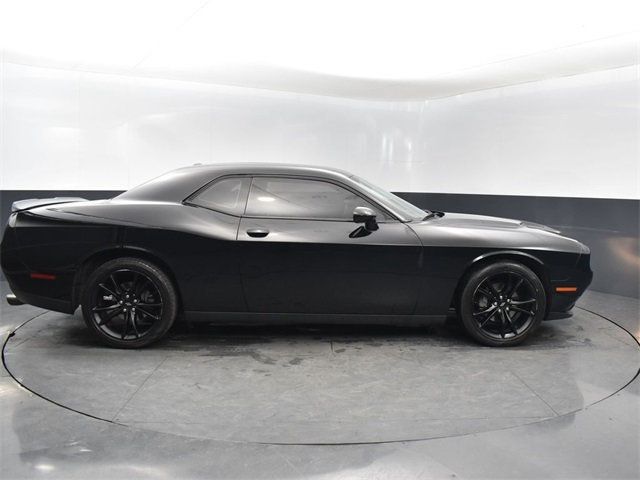 2017 Dodge Challenger SXT - 22954691 - 21