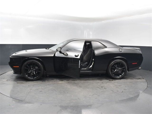 2017 Dodge Challenger SXT - 22954691 - 27