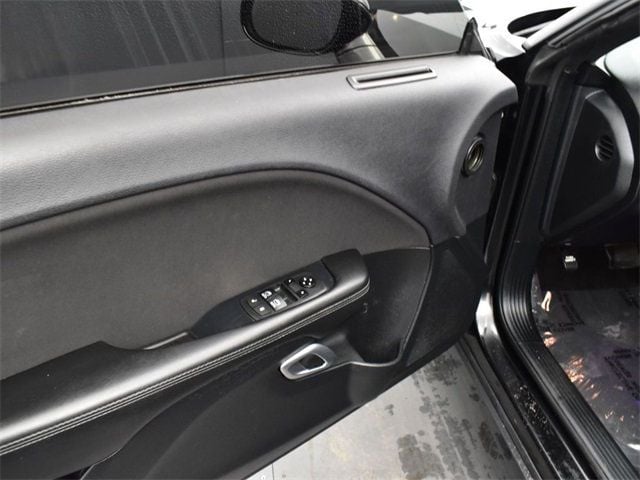 2017 Dodge Challenger SXT - 22954691 - 4