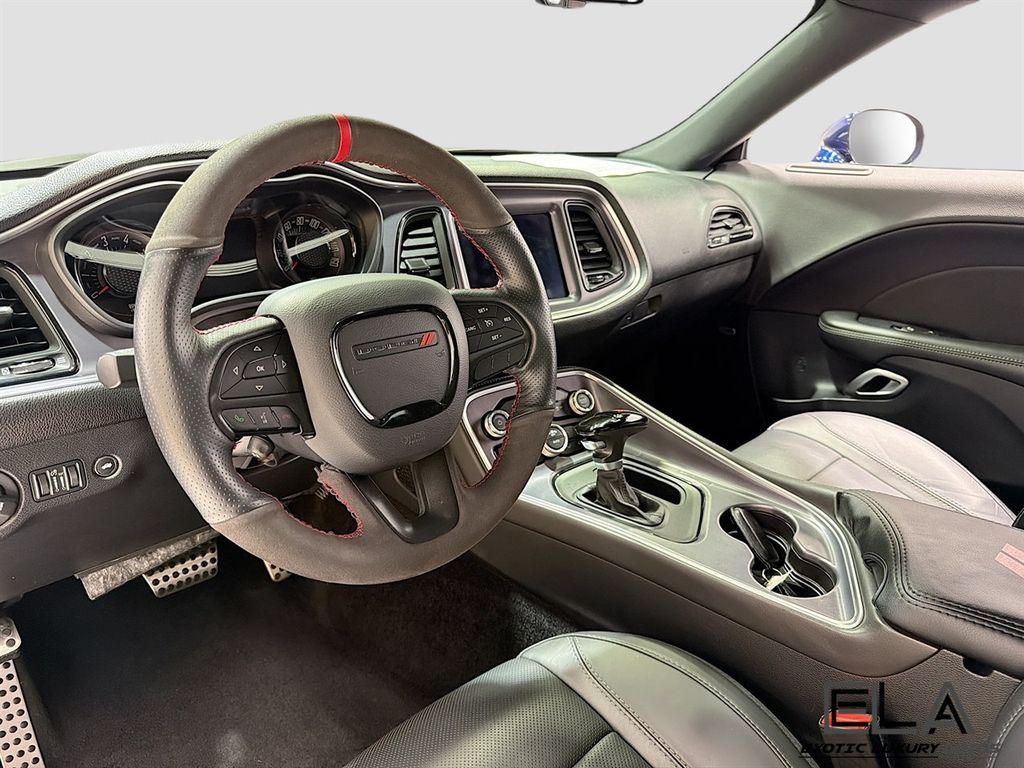 2017 Dodge Challenger SXT - 23029553 - 11