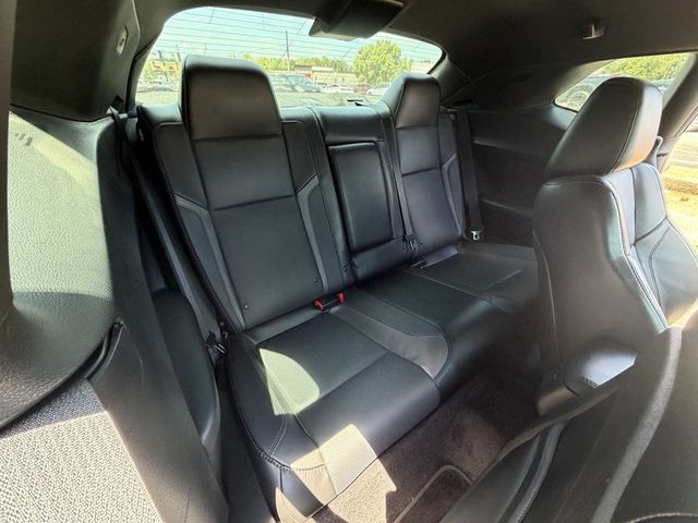 2017 Dodge Challenger SXT - 23029553 - 14