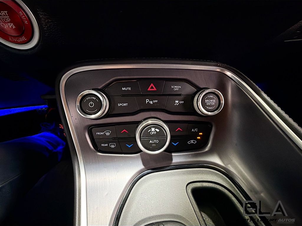 2017 Dodge Challenger SXT - 23029553 - 15