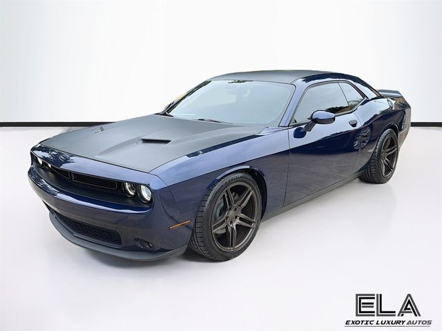 2017 Dodge Challenger SXT - 23029553 - 46