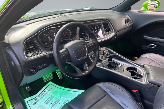 2017 Dodge Challenger SXT Plus Coupe - 23040303 - 10