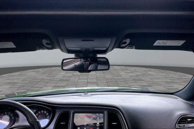 2017 Dodge Challenger SXT Plus Coupe - 23040303 - 32