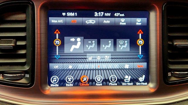 2017 Dodge Challenger SXT Plus Coupe w/ Blacktop Pkg & Cooled Leather Sport Seats - 23007515 - 18