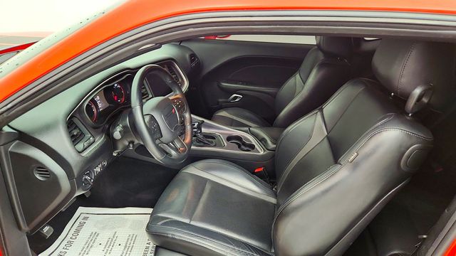2017 Dodge Challenger SXT Plus Coupe w/ Blacktop Pkg & Cooled Leather Sport Seats - 23007515 - 20