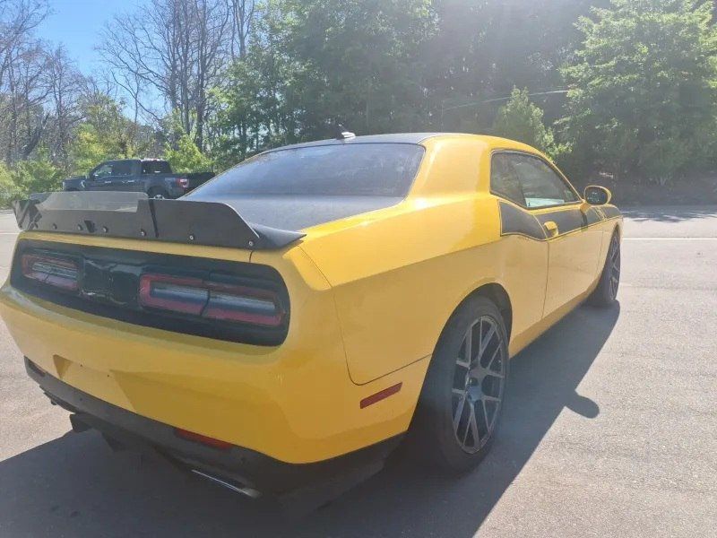 2017 Dodge Challenger THIS IS A  AUTOMATIC! APPLE CAR PLAY! SUNROOF! NAVIGATION!  - 23030813 - 2