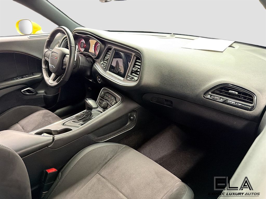 2017 Dodge Challenger THIS IS A  AUTOMATIC! APPLE CAR PLAY! SUNROOF! NAVIGATION!  - 23030813 - 33