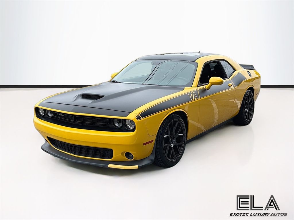 2017 Dodge Challenger THIS IS A  AUTOMATIC! APPLE CAR PLAY! SUNROOF! NAVIGATION!  - 23030813 - 57
