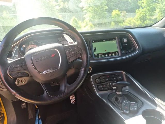 2017 Dodge Challenger THIS IS A  AUTOMATIC! APPLE CAR PLAY! SUNROOF! NAVIGATION!  - 23030813 - 5
