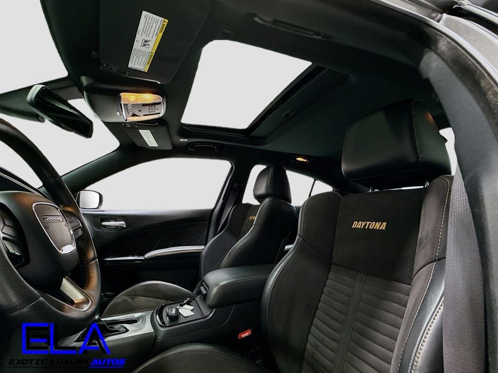 2017 Dodge Charger R/T photo 24