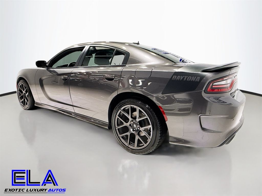 2017 Dodge Charger R/T photo 5