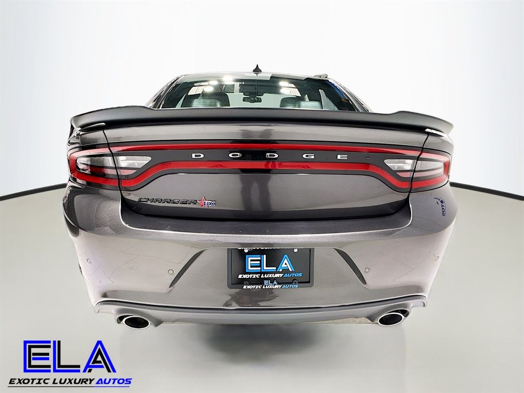 2017 Dodge Charger R/T photo 7