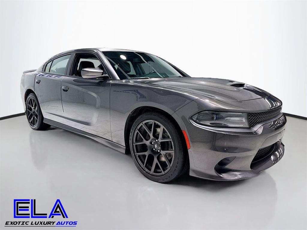 2017 Dodge Charger R/T photo 9