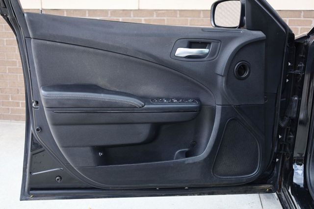 2017 Dodge Charger SE - 23052445 - 11