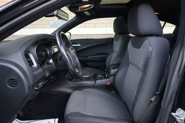 2017 Dodge Charger SE - 23052445 - 13