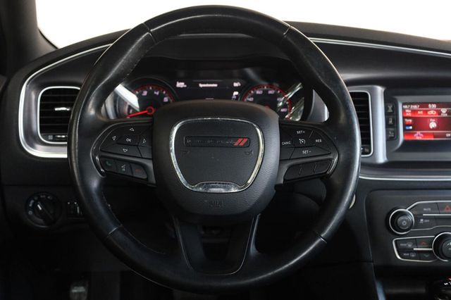2017 Dodge Charger SE - 23052445 - 22