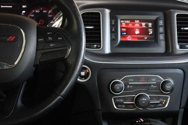 2017 Dodge Charger SE - 23052445 - 24