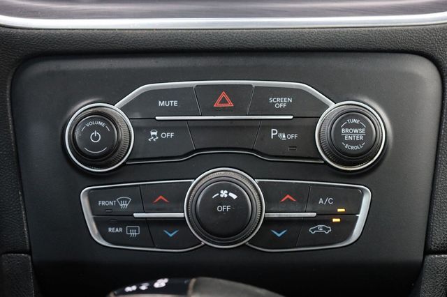 2017 Dodge Charger SE - 23052445 - 30