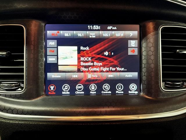 2017 Dodge Charger SXT RWD - 22929706 - 16