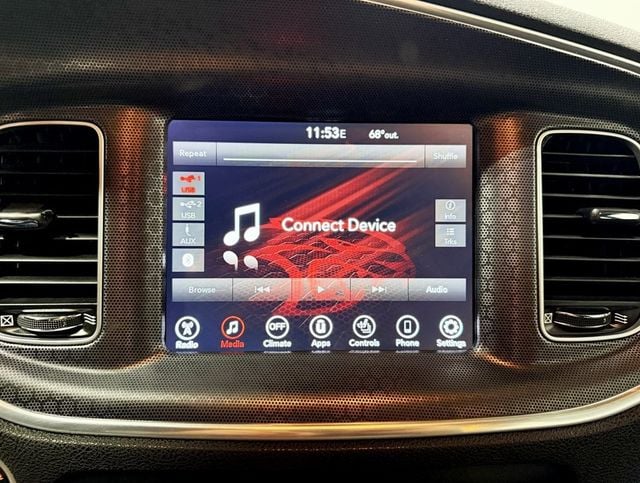 2017 Dodge Charger SXT RWD - 22929706 - 17